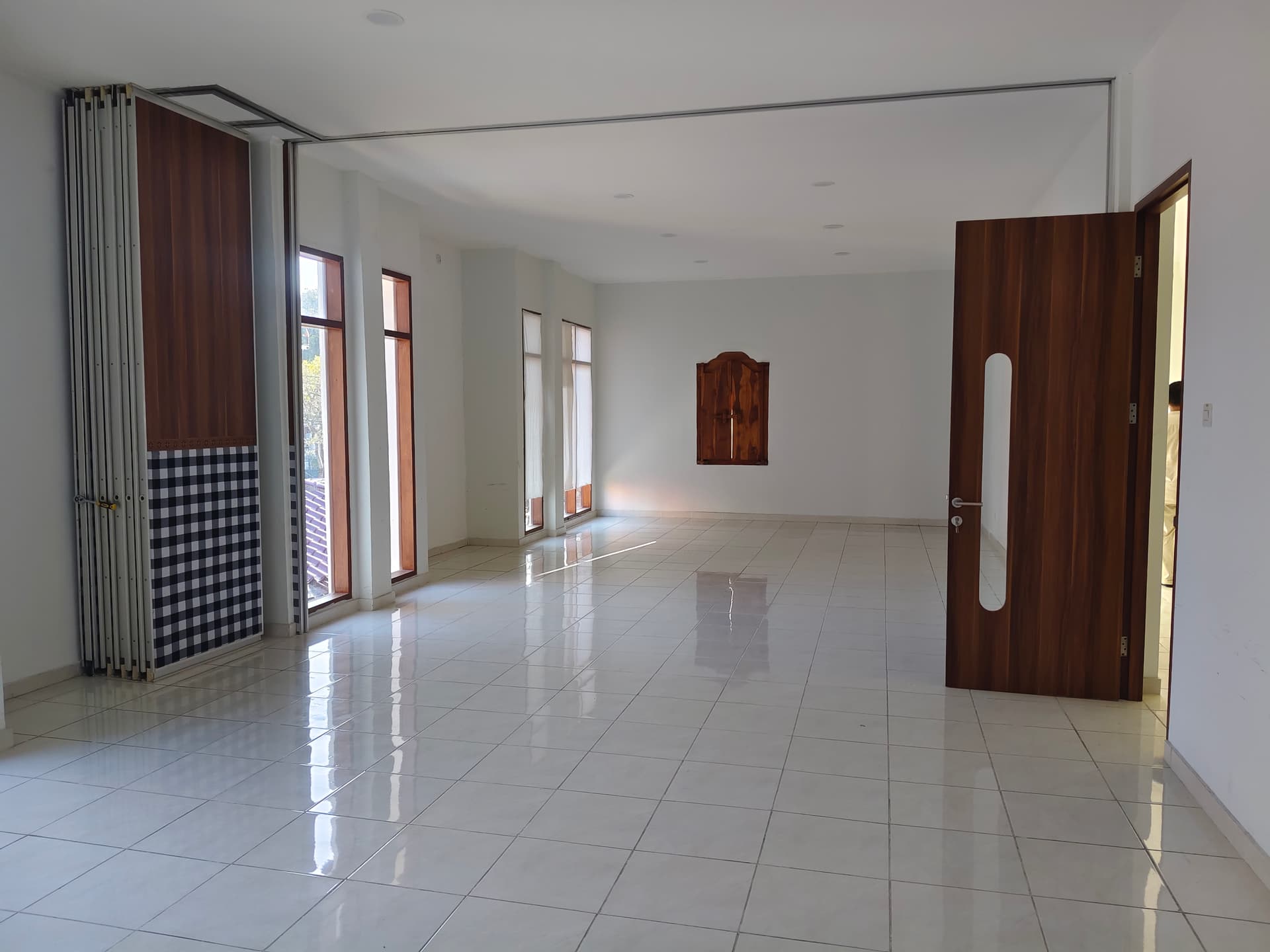 Disewakan Gedung Komersial Bypass Sanur 9